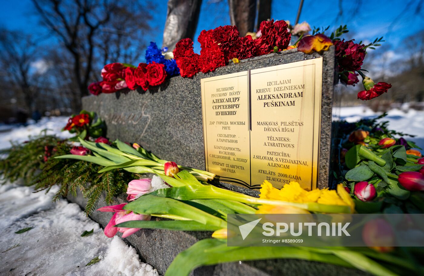 Latvia Russian Poet Monument Dismantling