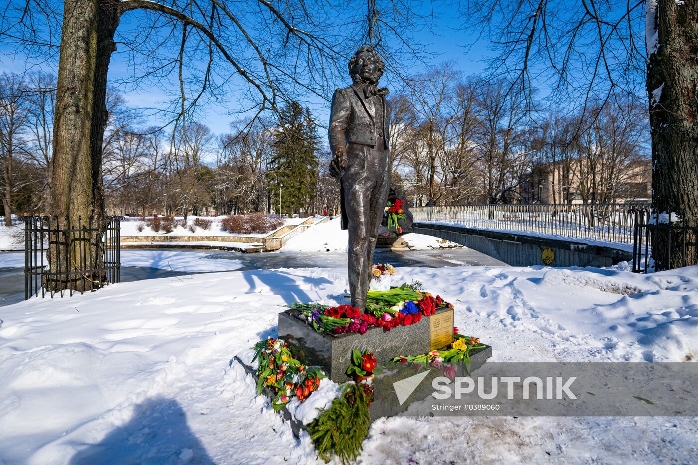 Latvia Russian Poet Monument Dismantling