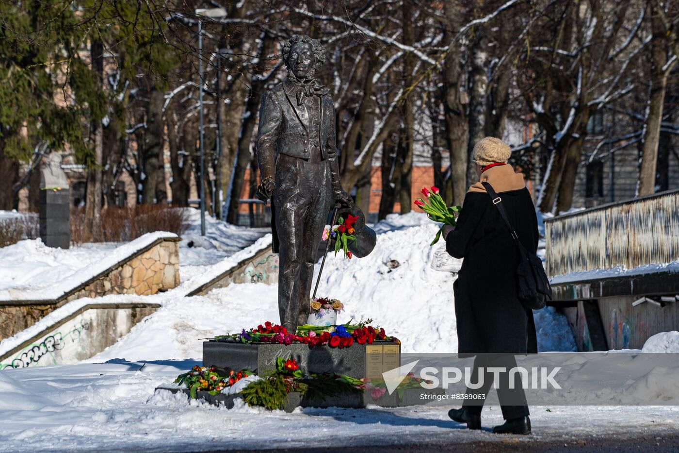 Latvia Russian Poet Monument Dismantling