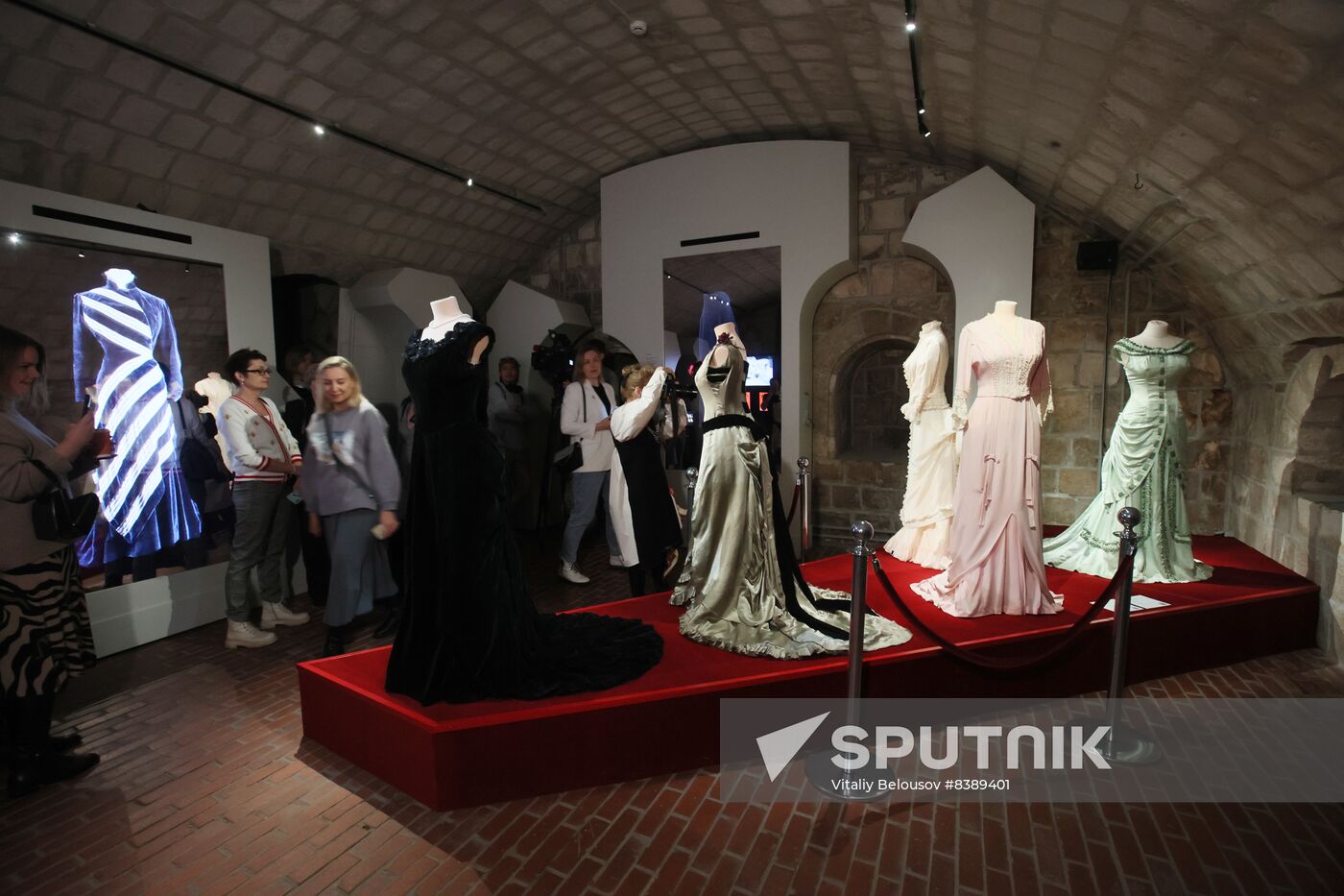Exhibition Lamanova: Russian Dress Code