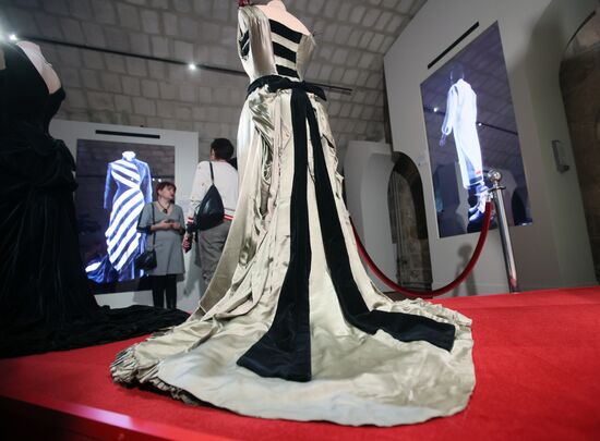 Exhibition Lamanova: Russian Dress Code
