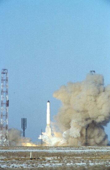 Proton carrier rocket