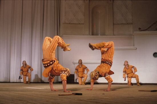 Union Show of Song and Dance Ensembles