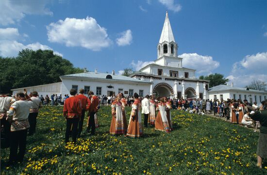 Folklore festival in Kolomenskoye museum reserve