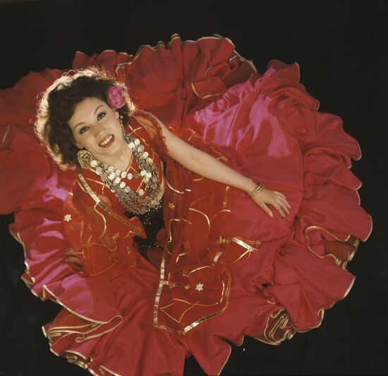 Roma singer Angelica Mashtakova