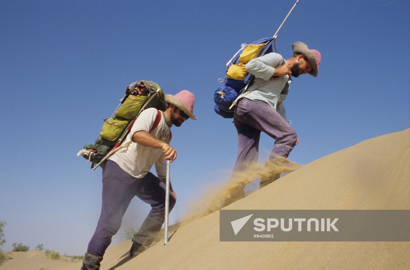 Human and Desert scientific and sports expedition
