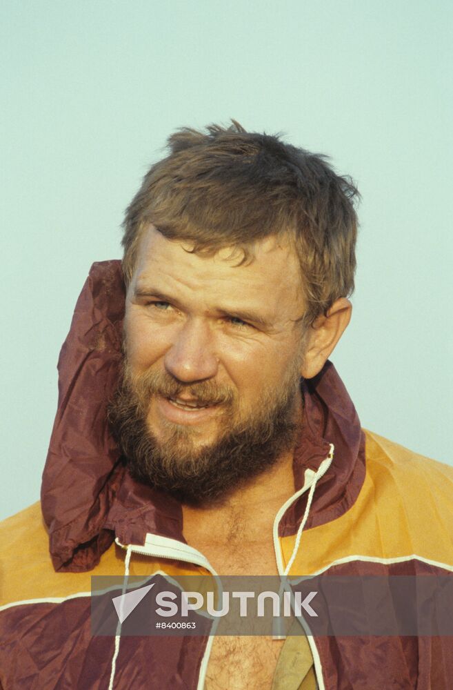 Human and Desert scientific and sports expedition