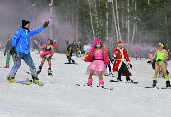 Russia Bikini Downhill