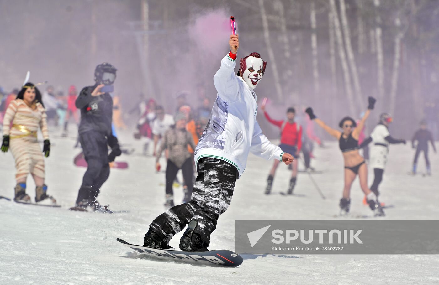 Russia Bikini Downhill