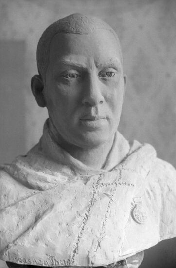 Soviet sculptor Marianna Yaroslavskaya