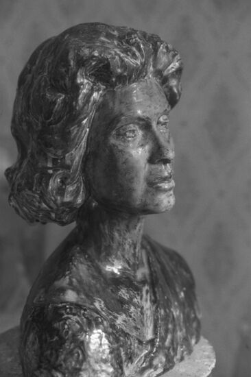 Soviet sculptor Marianna Yaroslavskaya