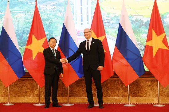 Vietnam Russia