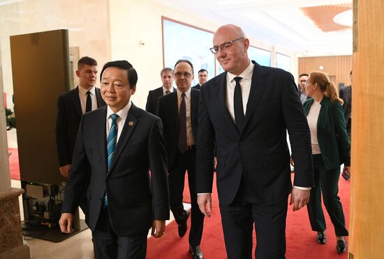 Vietnam Russia