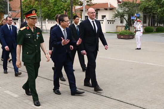 Vietnam Russia