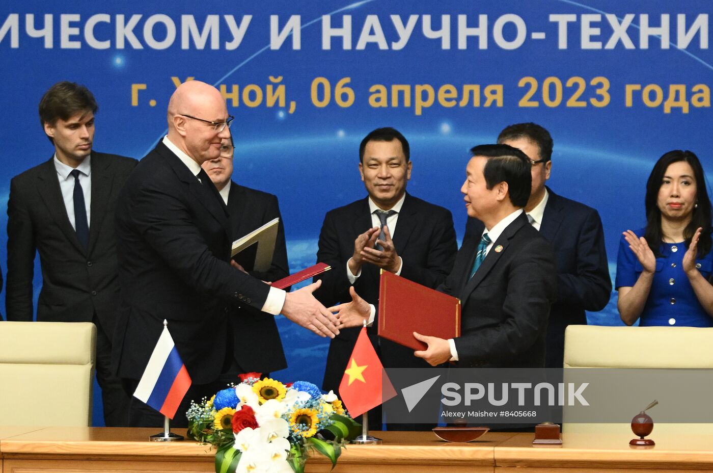 Vietnam Russia