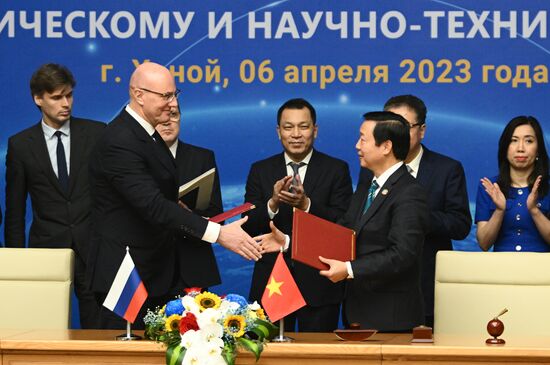 Vietnam Russia