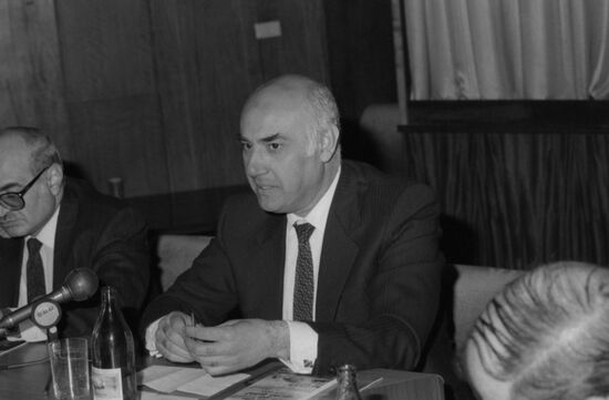 News conference with members of Arab business community at Novosti Press Agency