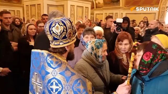 Ukraine's Poroshenko attends church service at Kiev-Pechersk Lavra