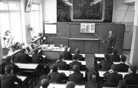 Theoretical classes in vocational schools