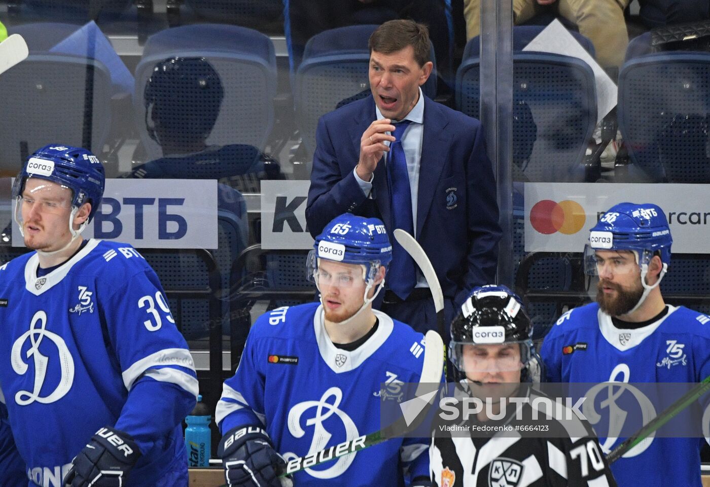 russia-ice-hockey-kontinental-league-dynamo-barys-sputnik-mediabank