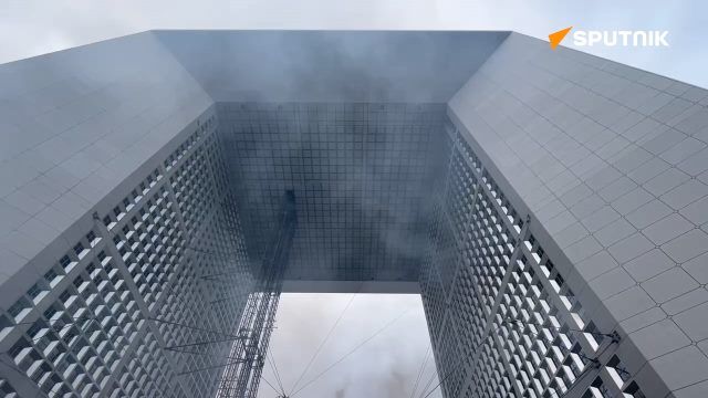 French protesters move to the Grande Arche de la Defense