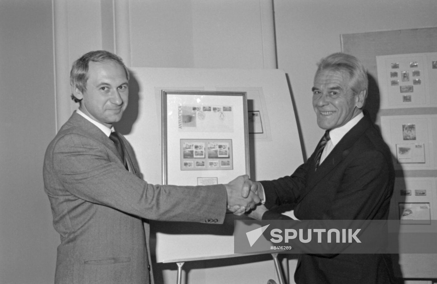 Presenting first Soviet-Australian postal stamps issue