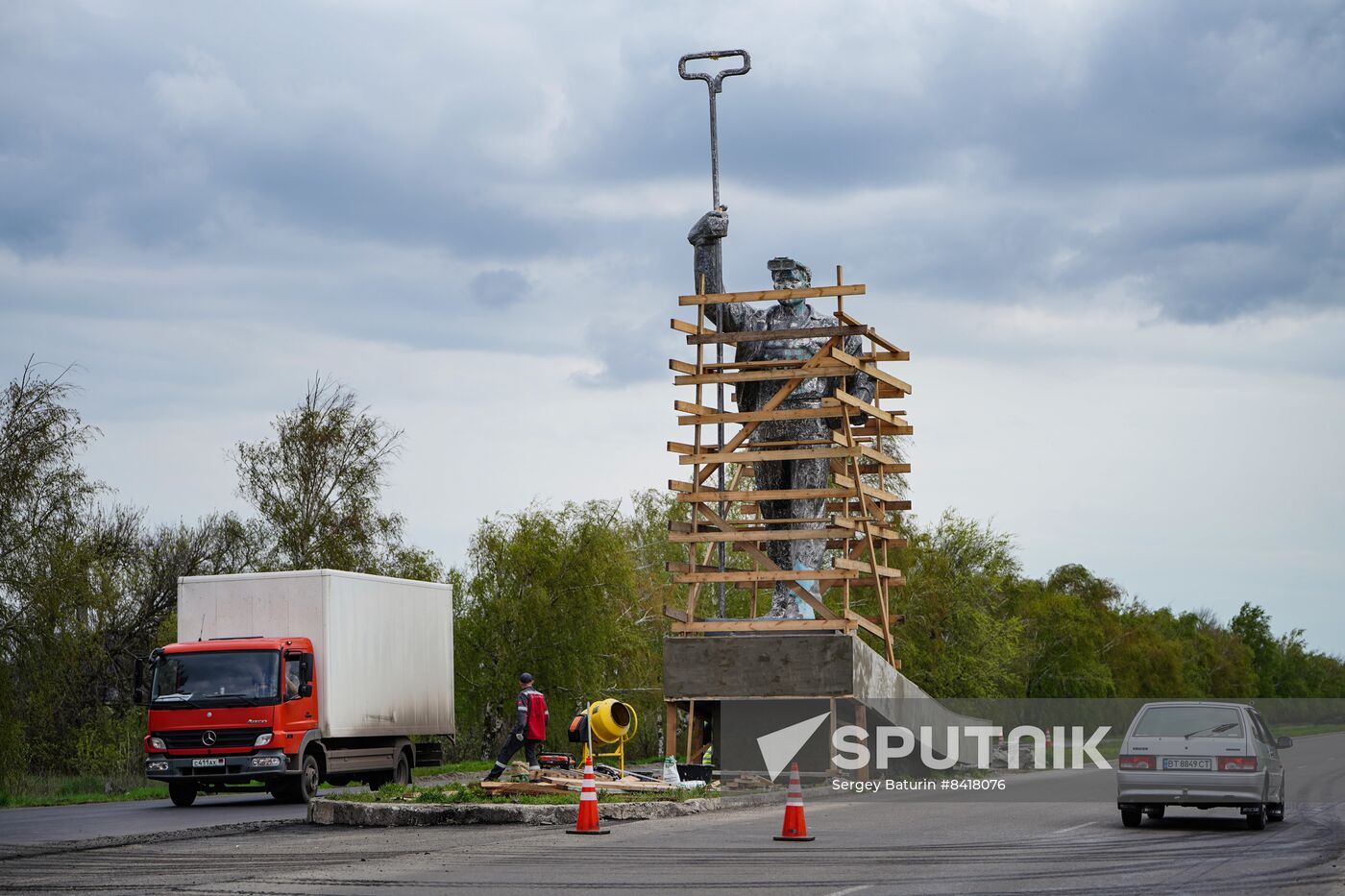 Russia Ukraine Military Operation Monument Restoration