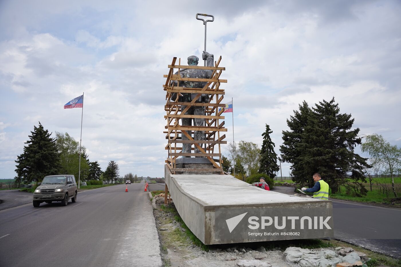 Russia Ukraine Military Operation Monument Restoration