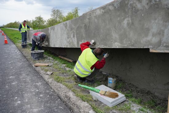 Russia Ukraine Military Operation Monument Restoration