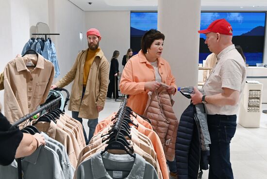 Russia Rebranded Clothing Stores