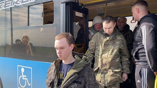 Russia Ukraine Military Operation POW Exchange