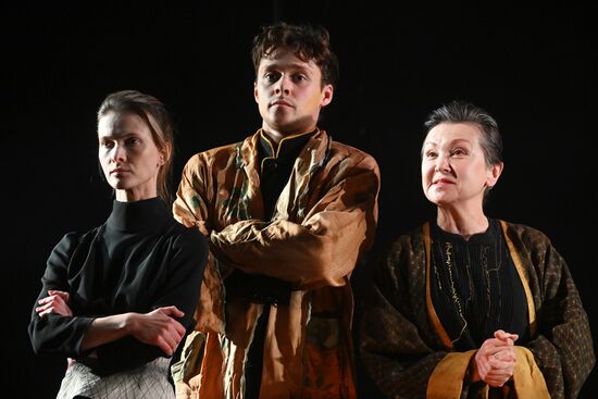 Russia Theatre Philistines