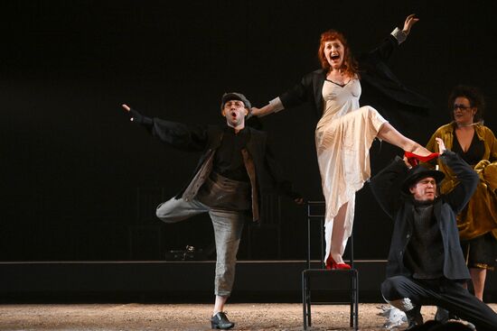 Russia Theatre Philistines