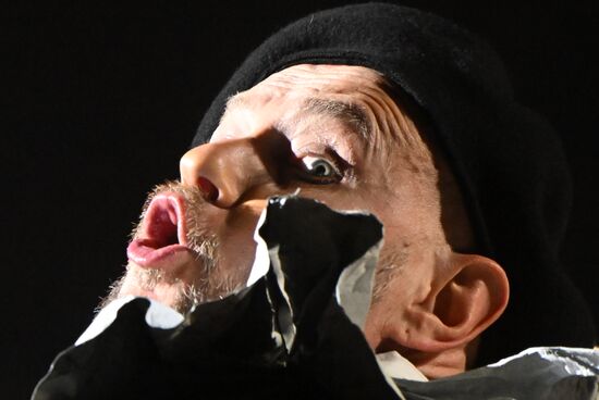 Russia Theatre Philistines