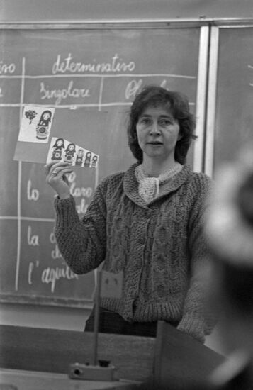 Dante Alighieri Advanced English Learning School in Leningrad