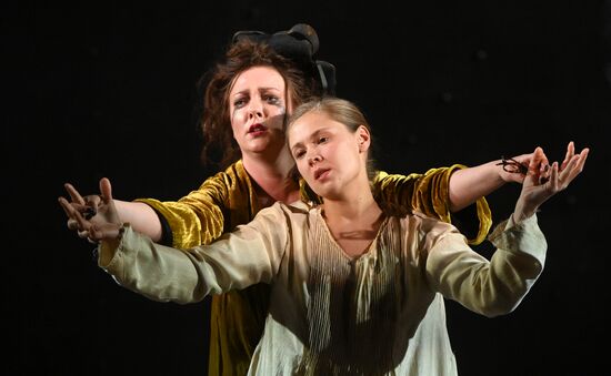 Russia Theatre Philistines