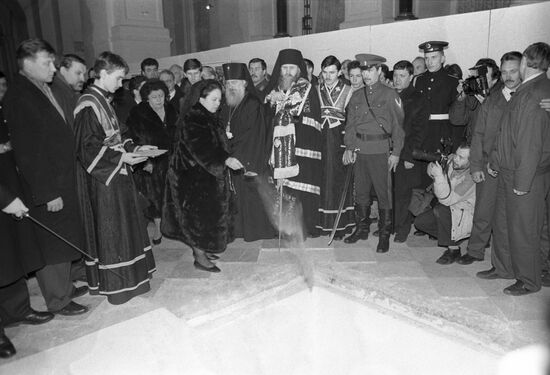 Ceremony to rebury remains of imperial family members