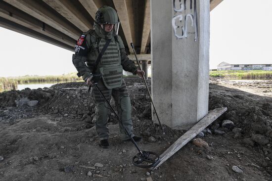 Russia Ukraine Military Operation Bridge Restoration