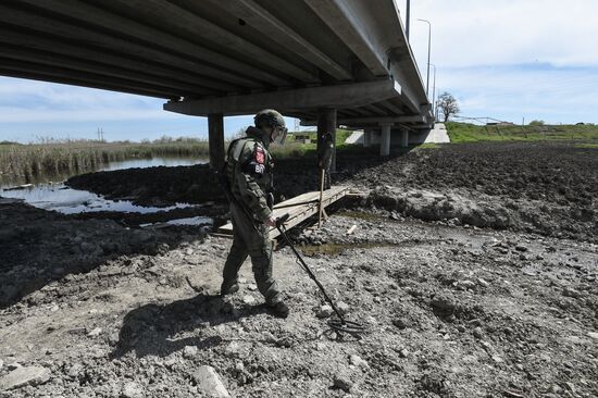 Russia Ukraine Military Operation Bridge Restoration