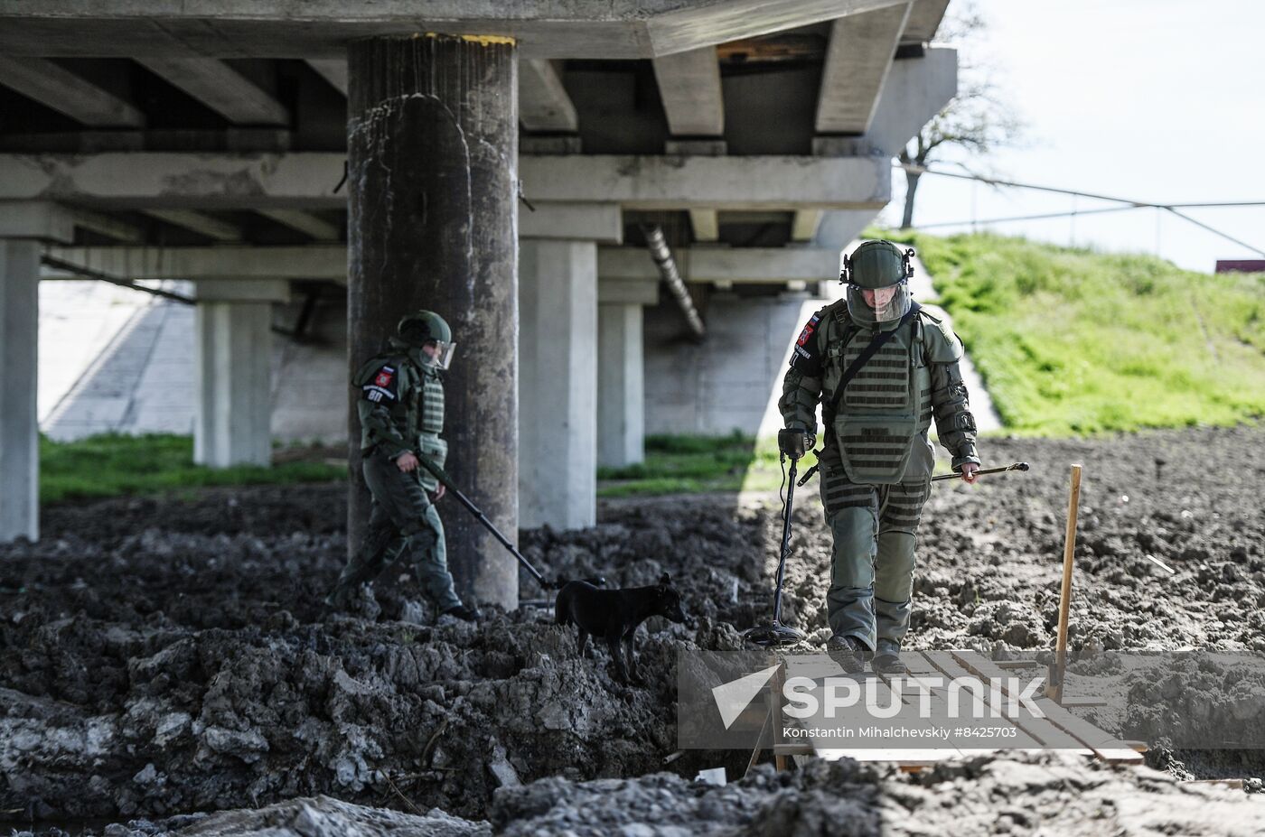 Russia Ukraine Military Operation Bridge Restoration