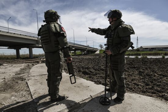 Russia Ukraine Military Operation Bridge Restoration