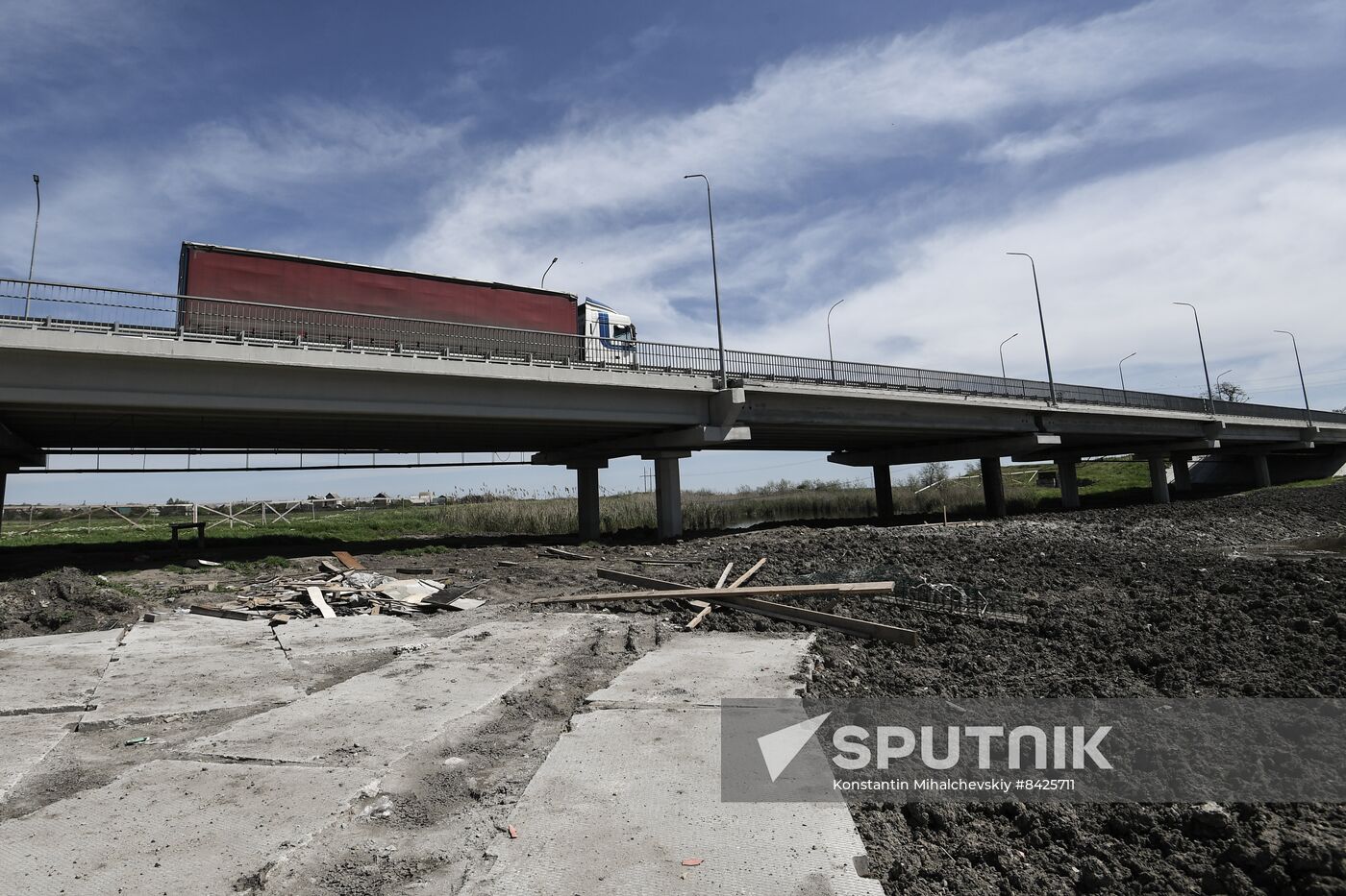 Russia Ukraine Military Operation Bridge Restoration