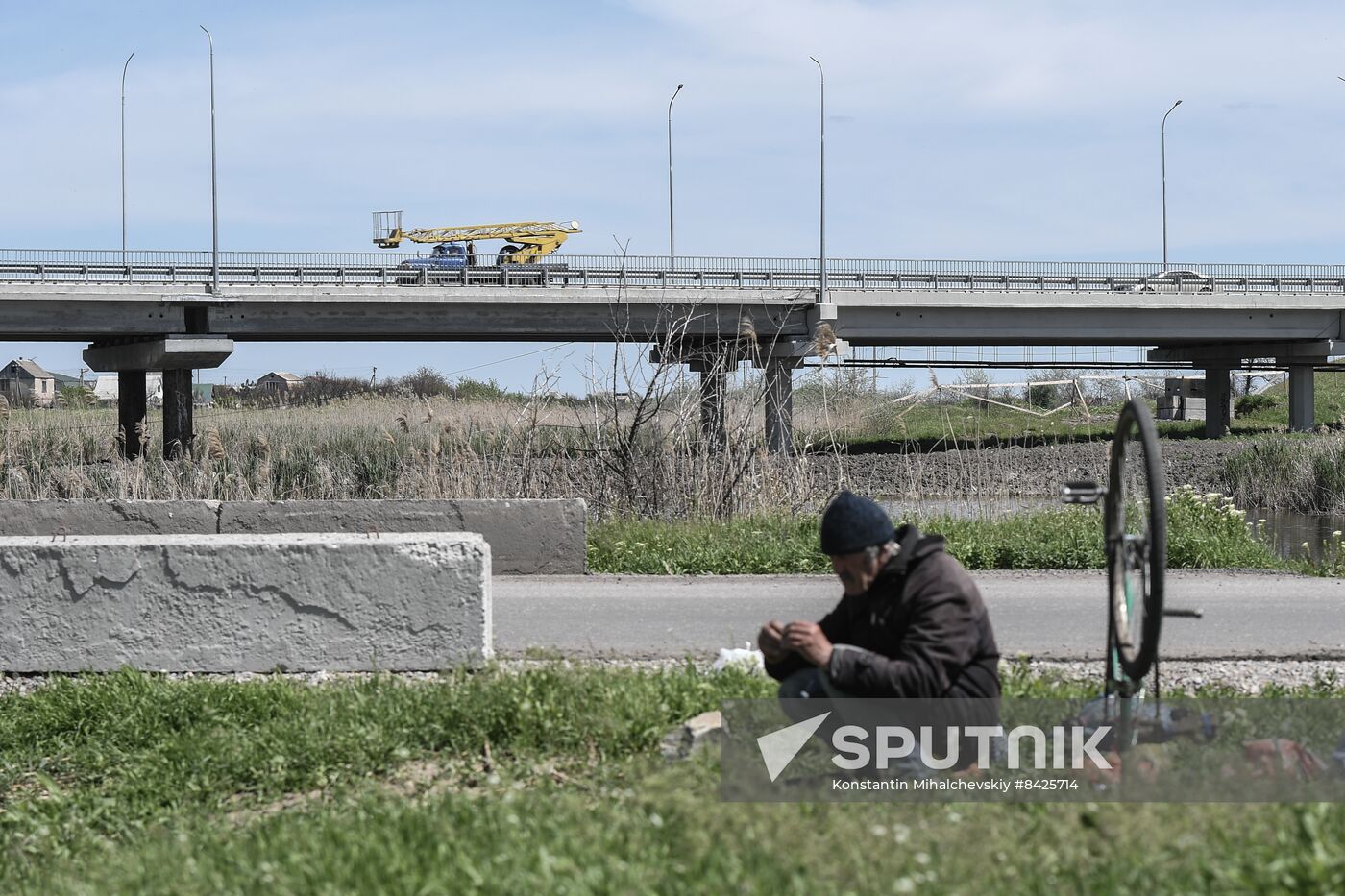 Russia Ukraine Military Operation Bridge Restoration