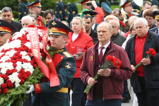 Russia WWII Wreath Laying