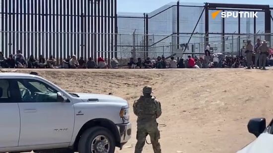 Detention of migrants at the US-Mexico border 