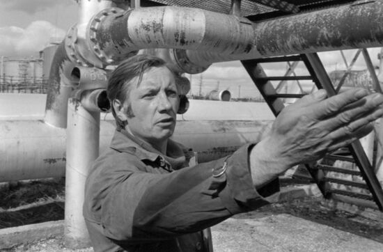 Siberian oil workers
