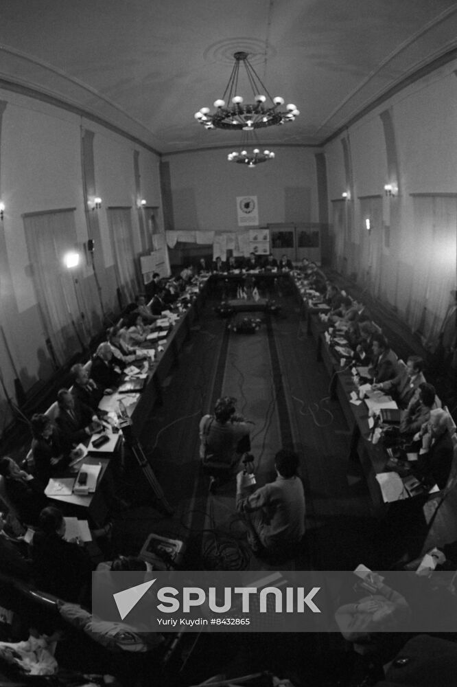 International roundtable discussion How to Save Aral Sea in Alma-Ata