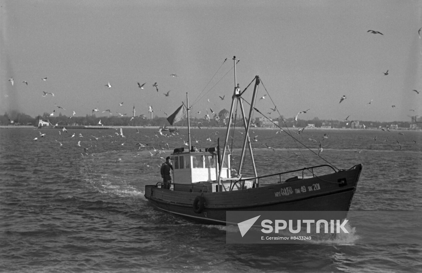 Felucca Sadko fishing offshore