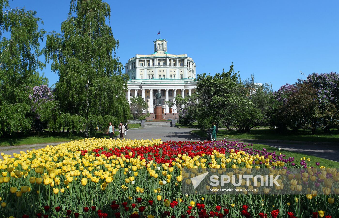 Russia Blooming Season