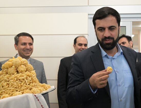 Right: Alireza Peyman-Pak, First Deputy Minister of Agriculture and Director of Trade Promotion Organization of the Republic of Iran, greeted at Kazan Airport before the Russia - Islamic World: KazanForum. Crediting the source is mandatory when using the photo. Location: Russia, Republic of Tatarstan, Kazan. Author: Alexandr Kryazhev/ANO “Directorate for Sports and Social Projects”. KAZANFORUM 2023. Welcoming guests